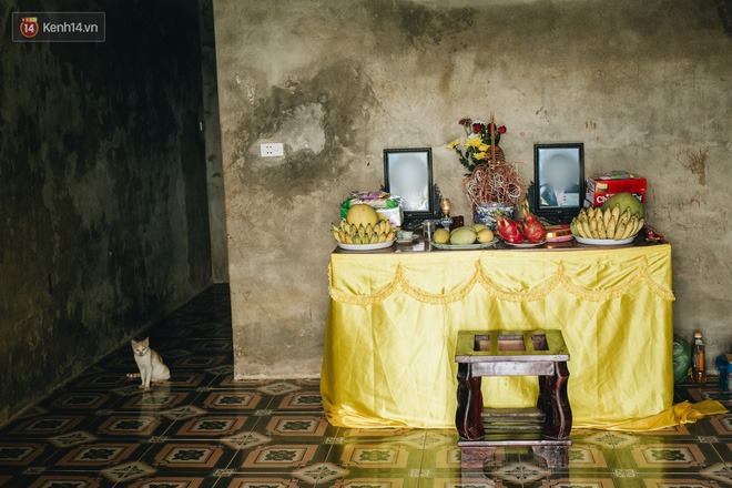 Cuộc sống của 2 đứa trẻ mất bố mẹ sau vụ cháy lớn ở Đê La Thành: Con chỉ biết pha sữa chứ không dám bế em, sợ em ngã