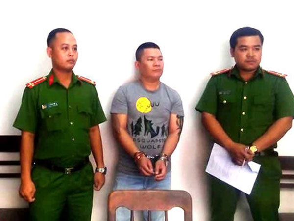 Đại ca giang hồ cầm đầu nhóm côn đồ mang hung khí đi gây loạn