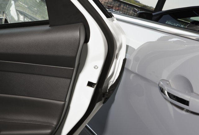 8 phụ kiện ô tô mua chỉ phí tiền mà người mới có xe nên tránh