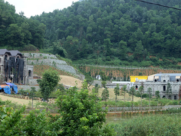 Vụ xẻ thịt đất rừng Sóc Sơn: Sắp cưỡng chế 18 công trình vi phạm