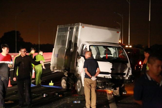 Tai nạn thảm khốc ở cao tốc Quảng Ninh - Hải Phòng, nhiều người chết