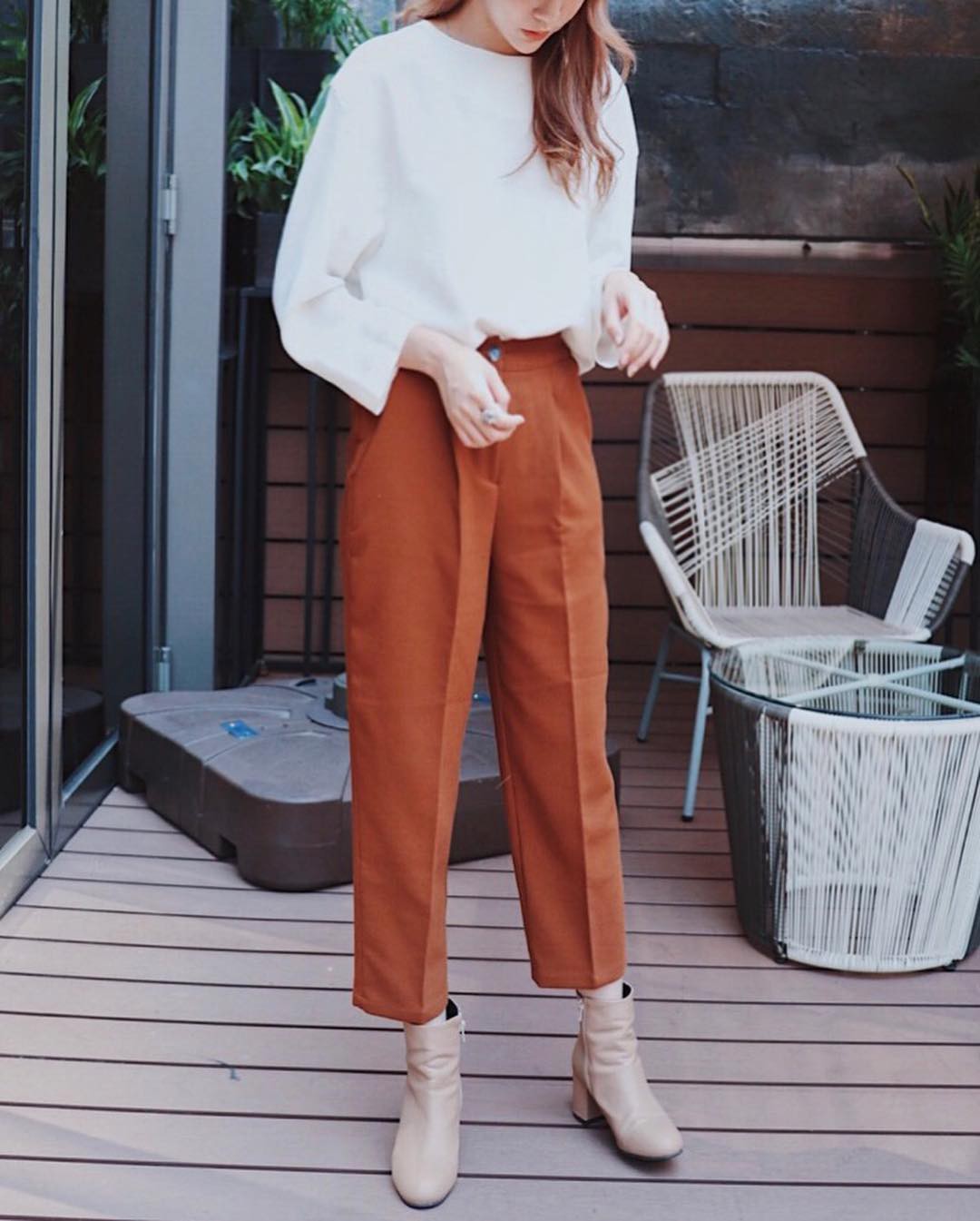 Có ít nhất 3 cách mix đồ với boots thấp cổ và kiểu nào cũng sang chảnh, cuốn hút hết nấc