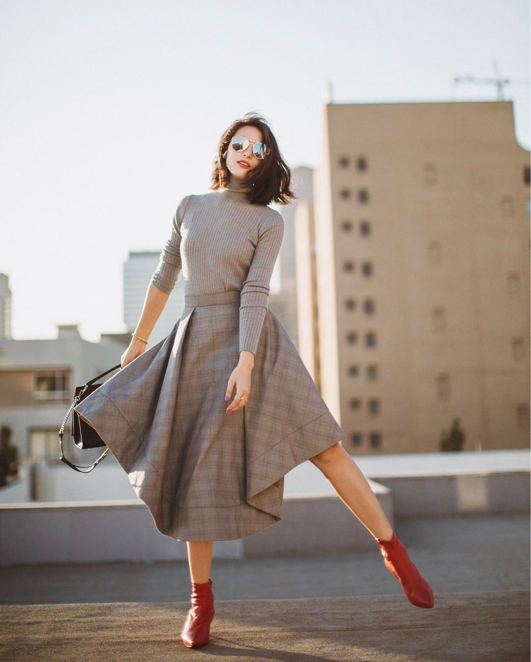 Có ít nhất 3 cách mix đồ với boots thấp cổ và kiểu nào cũng sang chảnh, cuốn hút hết nấc