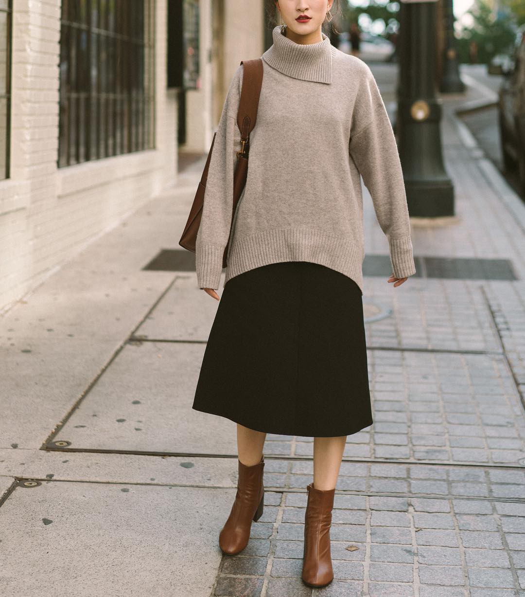 Có ít nhất 3 cách mix đồ với boots thấp cổ và kiểu nào cũng sang chảnh, cuốn hút hết nấc