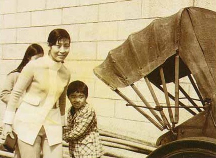 Châu Tinh Trì gói đồ ăn thừa mang về và sự thật về cuộc sống của ông hoàng bủn xỉn