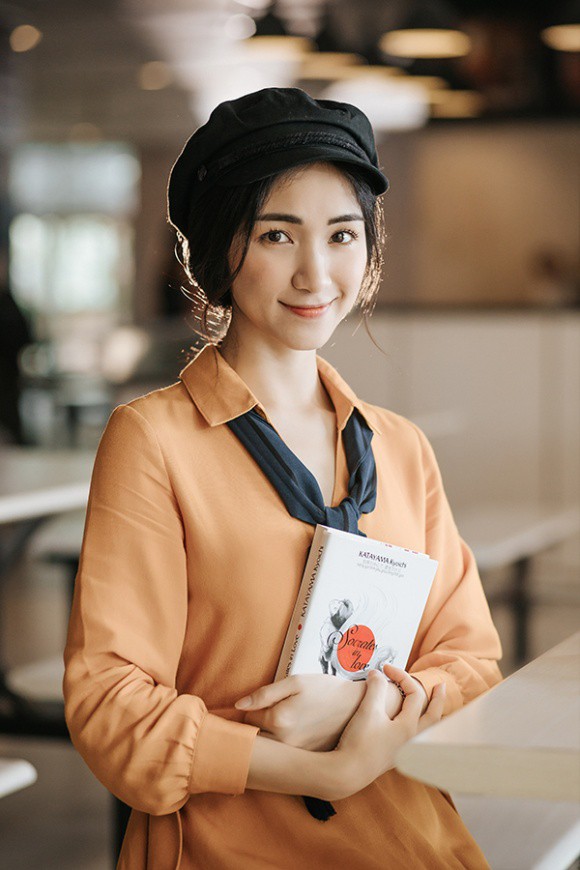 Hòa Minzy đăng ảnh phải nhập viện gấp để phẫu thuật dạ dày