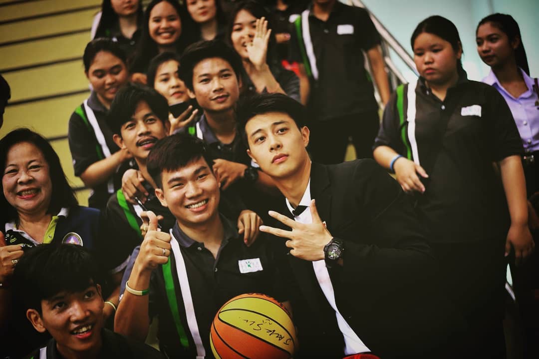 Chàng hotboy vừa cầu hôn Hương Giang: Người Trung 100%, ngoại hình đã đỉnh song profile còn khủng hơn!