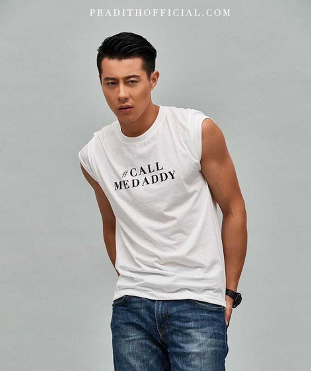 Chàng hotboy vừa cầu hôn Hương Giang: Người Trung 100%, ngoại hình đã đỉnh song profile còn khủng hơn!