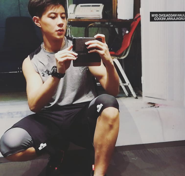 Chàng hotboy vừa cầu hôn Hương Giang: Người Trung 100%, ngoại hình đã đỉnh song profile còn khủng hơn!