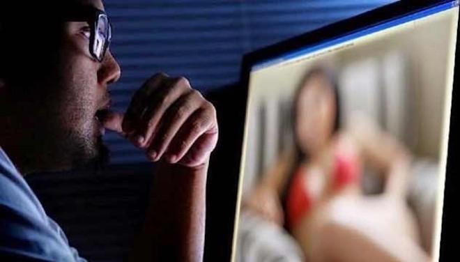 Nhân viên truy cập web khiêu dâm, mạng máy tính của Chính phủ Mỹ dính độc