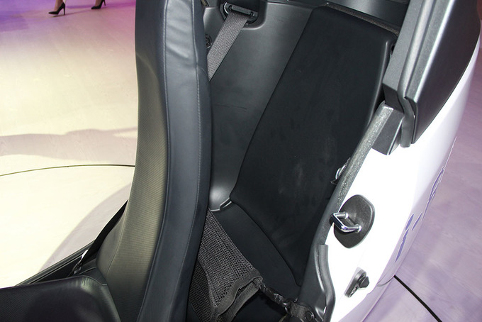 Toyota i-Road - ôtô lai xe máy cho phố thị Việt Nam