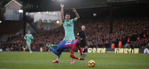 Cựu sao MU bị dọa giết vì chặn đứng chuỗi thắng của Arsenal