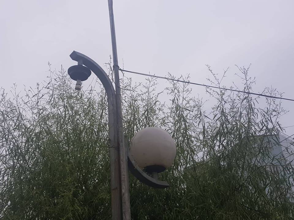 Hải Phòng: Người đi đường bị dây cáp viễn thông cứa cổ, phải nhập viện