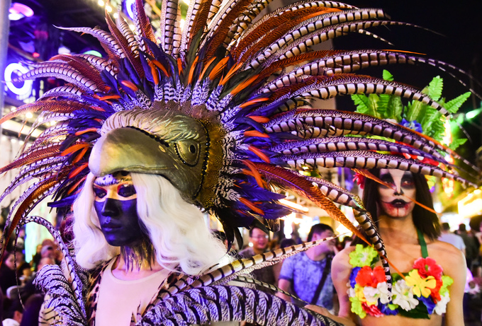 Ma quỷ tràn ngập phố đi bộ Sài Gòn đêm Halloween