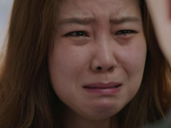 Thấy mẹ chồng đêm nào cũng khóc vì đau đớn, tôi đòi dẫn mẹ đi mổ thì bị chồng và chị chồng quát vào mặt