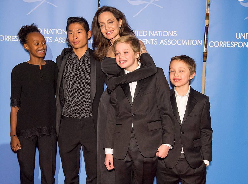 Các con nhà Jolie-Pitt đồng loạt than quá mệt mỏi khi sống với Angelina và chỉ muốn được ở bên bố Brad?