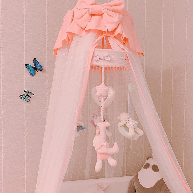 Diệp Lâm Anh vừa hạ sinh con gái đầu lòng nặng 3 kg