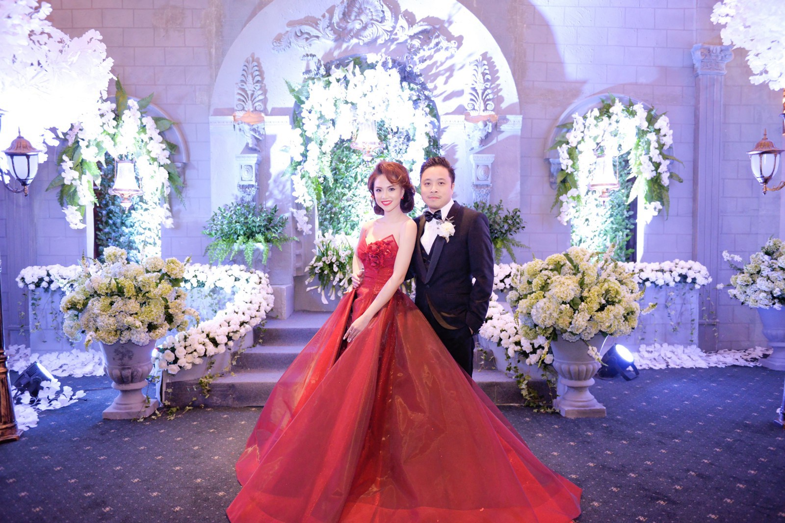 Cậu ấm đầu lòng của đạo diễn Người bất tử đã chào đời đúng sáng ngày đầu tiên của tháng 11