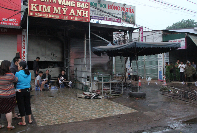 Tạm giữ nghi can đốt tiệm bán hoa khiến 2 cô gái tử vong