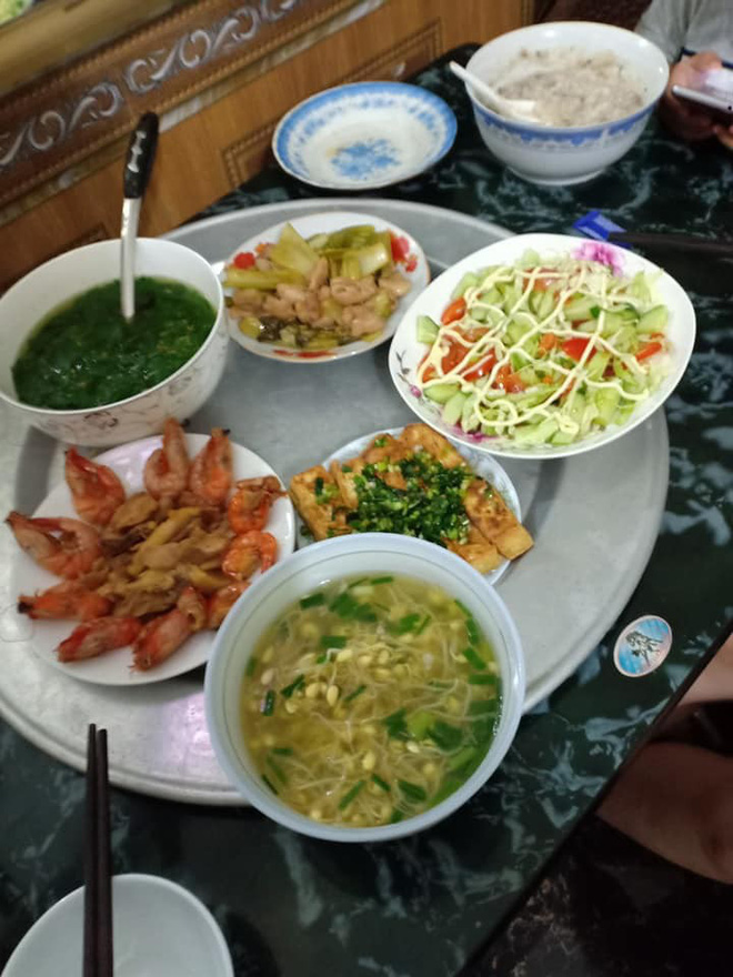 Chiêm ngưỡng album mâm cơm tự nấu của cô dâu 62 tuổi: Thảo nào vừa lấy được giai tân, mẹ chồng còn quý như vàng