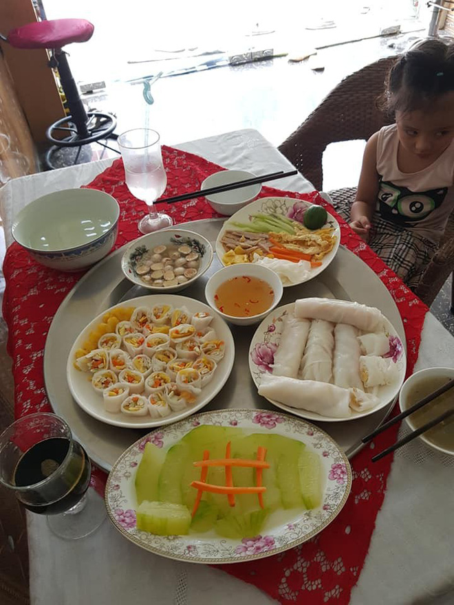 Chiêm ngưỡng album mâm cơm tự nấu của cô dâu 62 tuổi: Thảo nào vừa lấy được giai tân, mẹ chồng còn quý như vàng