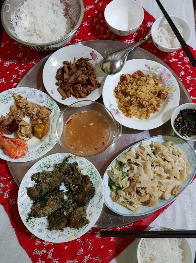 Chiêm ngưỡng album mâm cơm tự nấu của cô dâu 62 tuổi: Thảo nào vừa lấy được giai tân, mẹ chồng còn quý như vàng