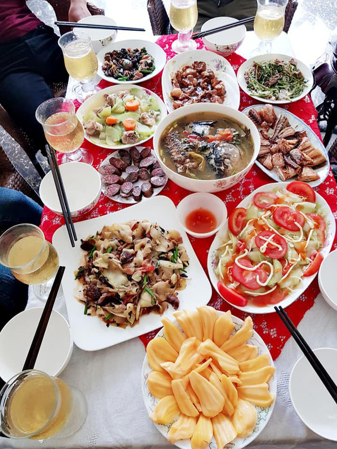 Chiêm ngưỡng album mâm cơm tự nấu của cô dâu 62 tuổi: Thảo nào vừa lấy được giai tân, mẹ chồng còn quý như vàng