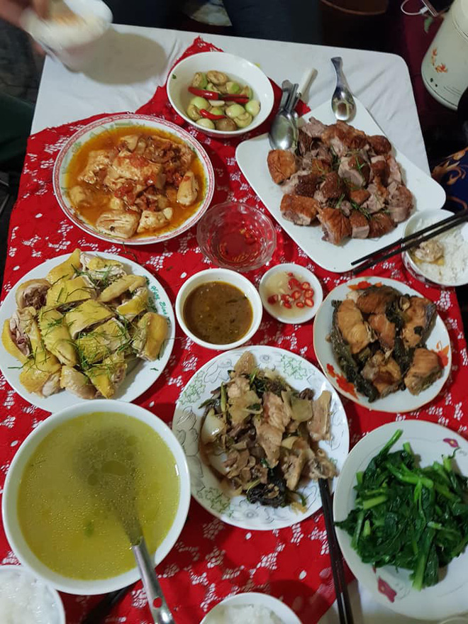 Chiêm ngưỡng album mâm cơm tự nấu của cô dâu 62 tuổi: Thảo nào vừa lấy được giai tân, mẹ chồng còn quý như vàng