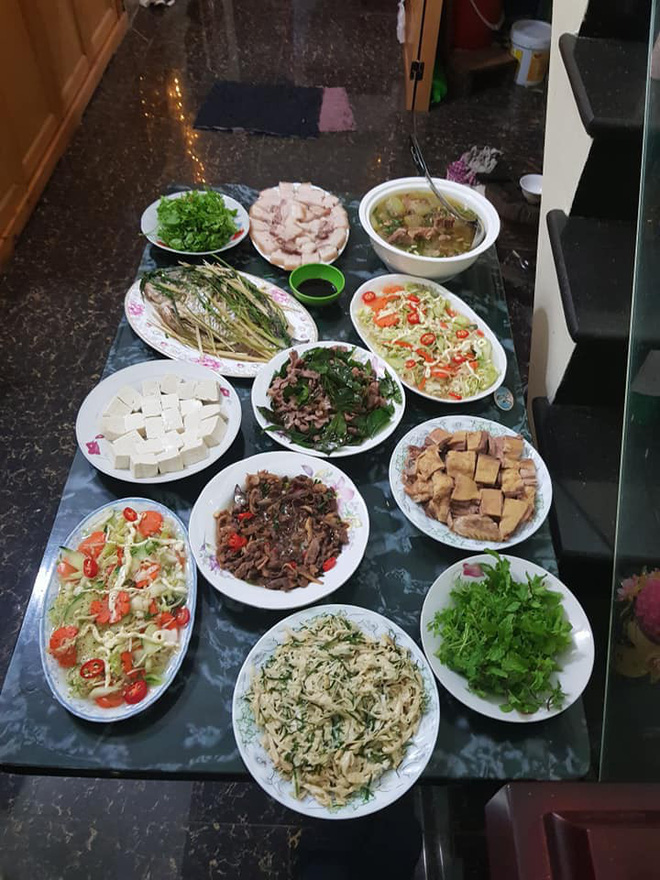 Chiêm ngưỡng album mâm cơm tự nấu của cô dâu 62 tuổi: Thảo nào vừa lấy được giai tân, mẹ chồng còn quý như vàng