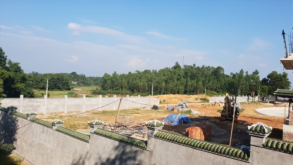 Anh lái xe xây chui biệt phủ khủng ở Phú Thọ là ai?