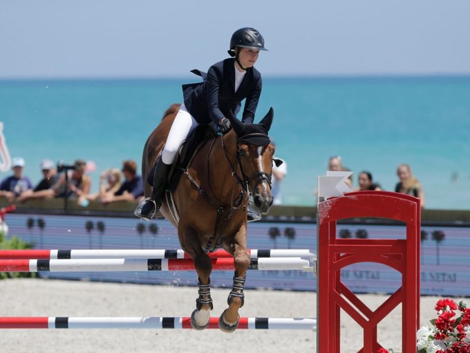 Thú tiêu tiền của con các tỷ phú thế giới