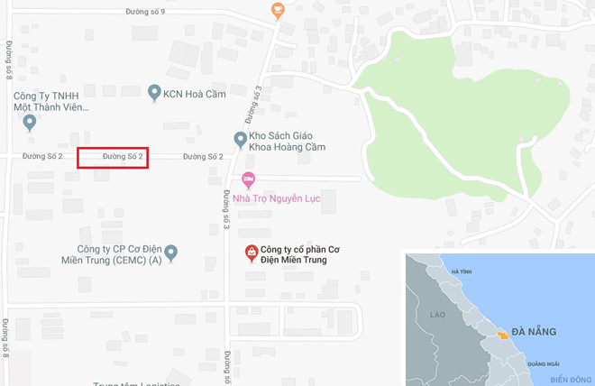 Công nhân nhà máy thép tháo chạy khi kho chứa hàng bốc cháy