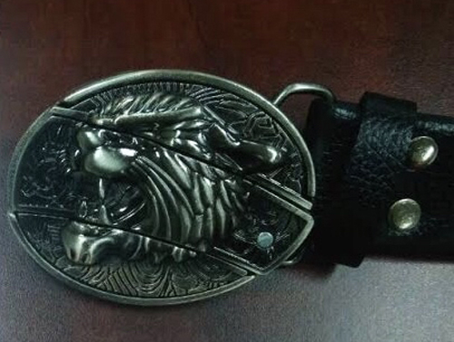 Hành khách bị xử lý vì mang thắt lưng có dao lên máy bay