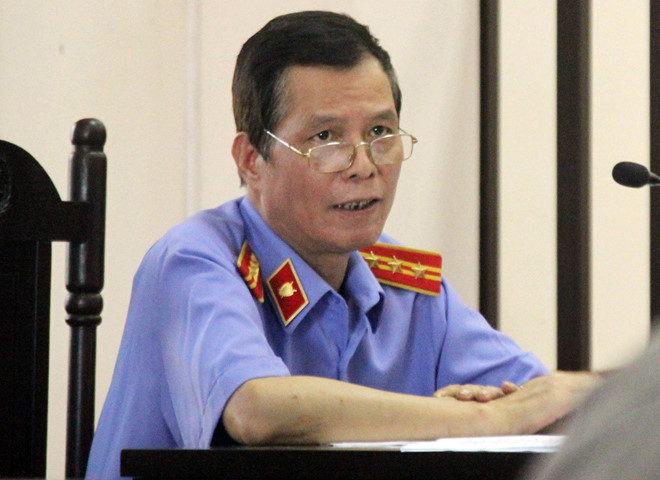 Tông trúng ôtô đi lùi trên cao tốc, tài xế container lĩnh 6 năm tù