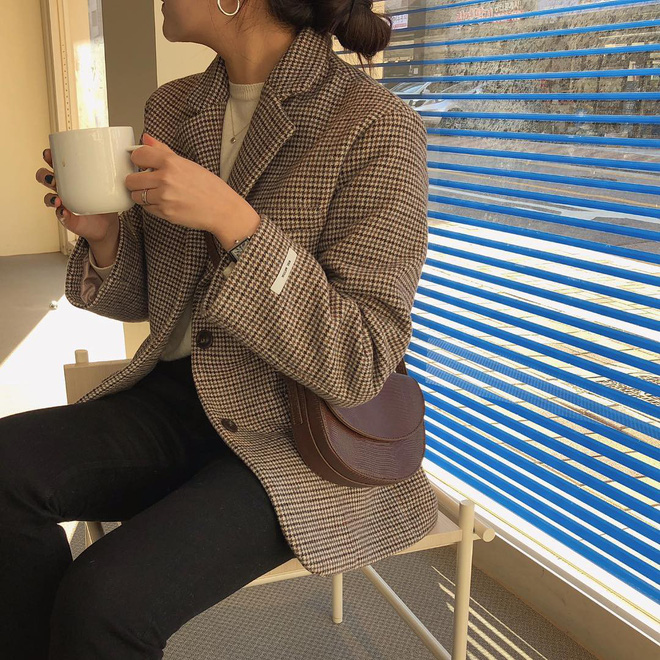 Ngoài blazer đen, có tới 5 kiểu blazer đẹp thôi rồi dành cho các nàng công sở