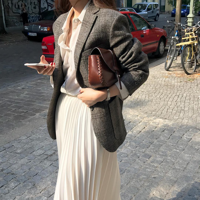 Ngoài blazer đen, có tới 5 kiểu blazer đẹp thôi rồi dành cho các nàng công sở