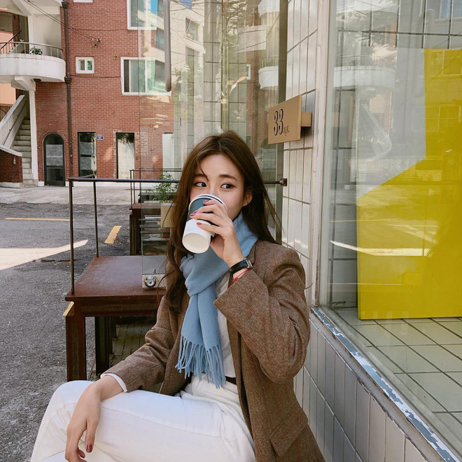 Ngoài blazer đen, có tới 5 kiểu blazer đẹp thôi rồi dành cho các nàng công sở