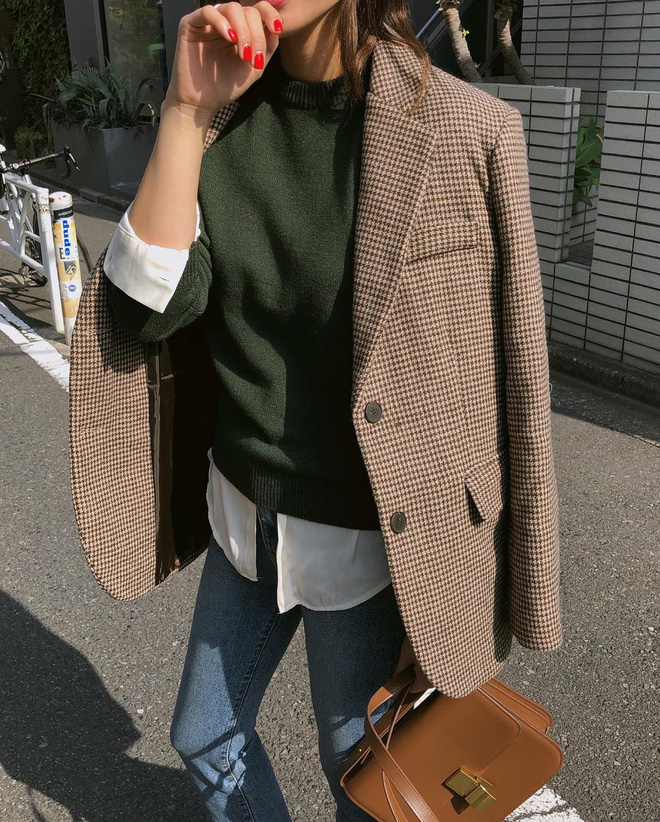 Ngoài blazer đen, có tới 5 kiểu blazer đẹp thôi rồi dành cho các nàng công sở