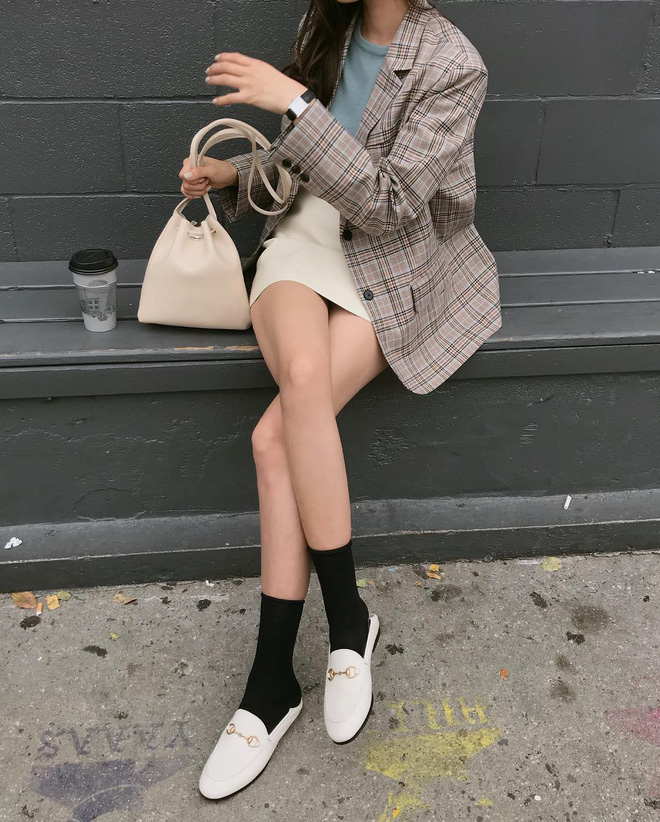 Ngoài blazer đen, có tới 5 kiểu blazer đẹp thôi rồi dành cho các nàng công sở