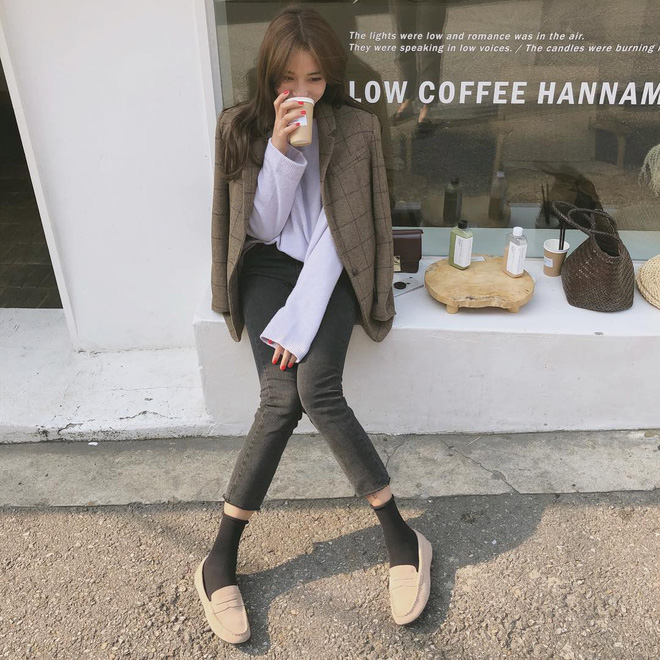 Ngoài blazer đen, có tới 5 kiểu blazer đẹp thôi rồi dành cho các nàng công sở