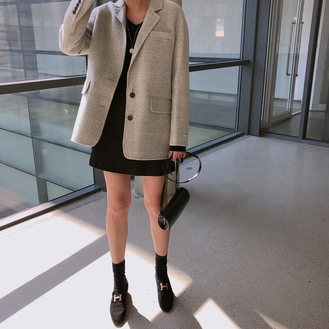 Ngoài blazer đen, có tới 5 kiểu blazer đẹp thôi rồi dành cho các nàng công sở