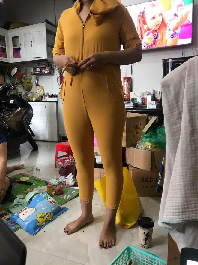 Cô gái trẻ khóc thét khi bộ jumpsuit sang chảnh đặt trên mạng biến thành...đồ lặn