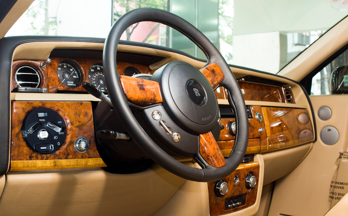 Rolls-Royce Phantom 2008 lăn bánh 10 năm, giá gần 10 tỷ đồng