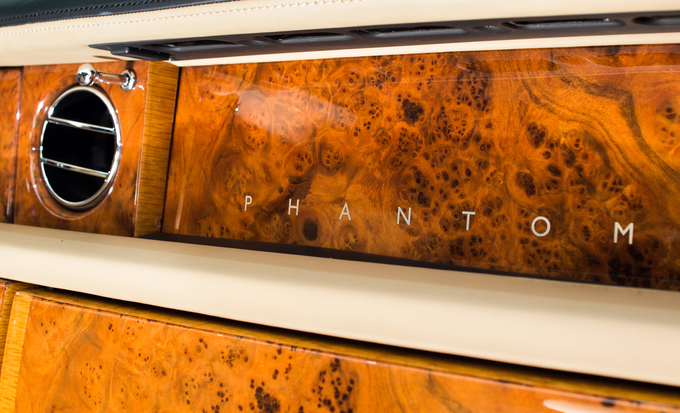 Rolls-Royce Phantom 2008 lăn bánh 10 năm, giá gần 10 tỷ đồng