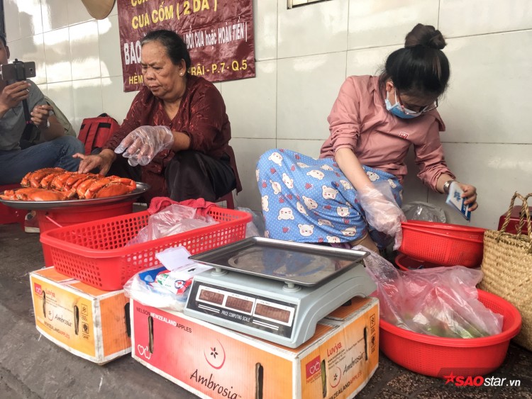 Sau 3 tháng nổi đình nổi đám, mâm cua tiền triệu của dì Ba Sài Gòn giờ đây chỉ còn lác đác khách ghé mua