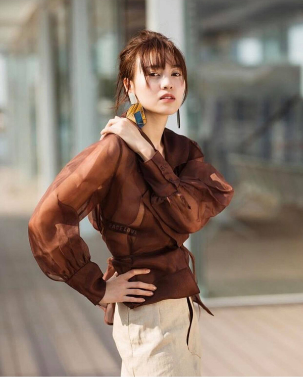 Mặc đẹp như sao Việt với gam màu hoạ tiết hợp xu hướng