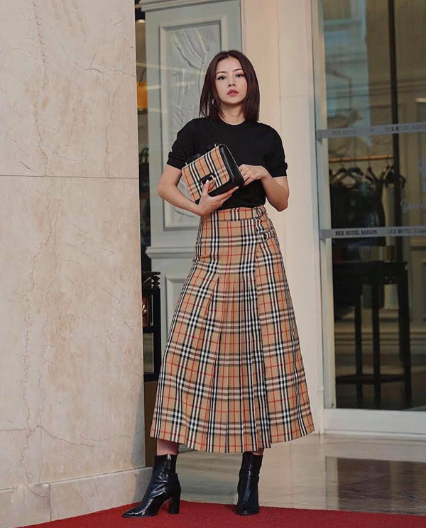 Mặc đẹp như sao Việt với gam màu hoạ tiết hợp xu hướng