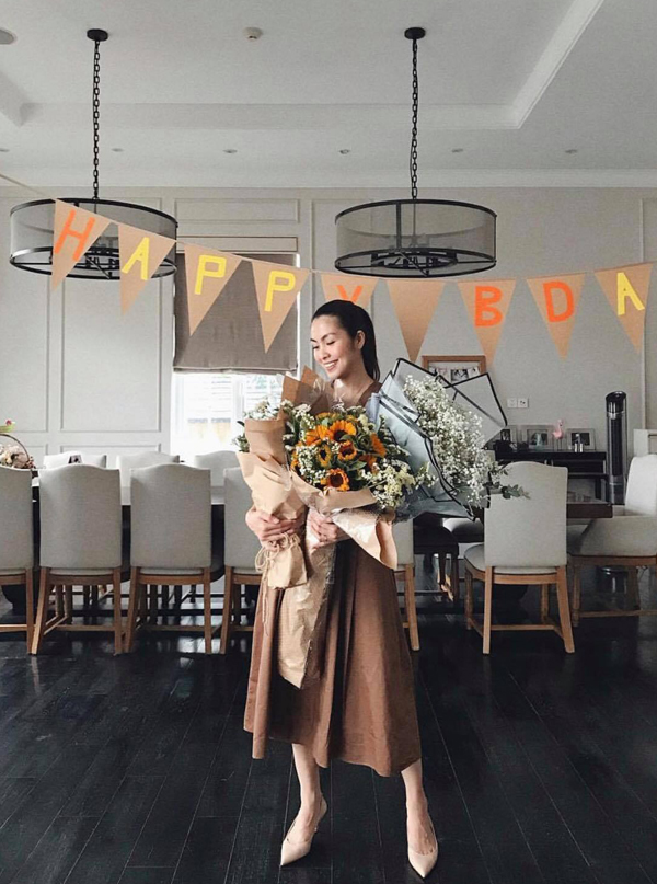 Mặc đẹp như sao Việt với gam màu hoạ tiết hợp xu hướng