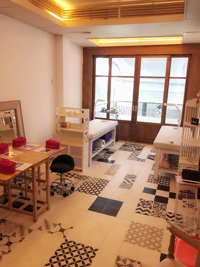 Chịu chơi như Phan Như Thảo: Mua 2 nhà đối diện nhau vì ngại đi làm xa