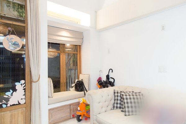 Chịu chơi như Phan Như Thảo: Mua 2 nhà đối diện nhau vì ngại đi làm xa